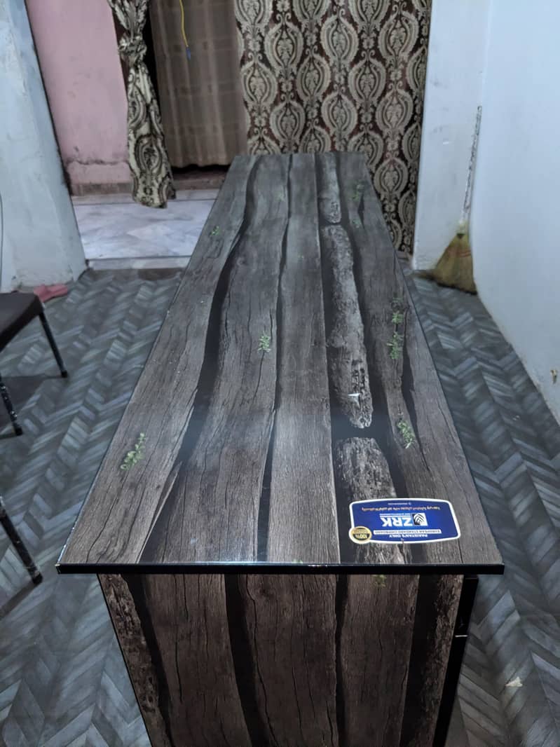 office workers table 4