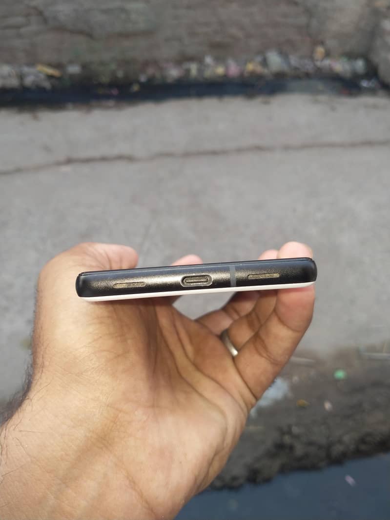Google Pixel 6a 3