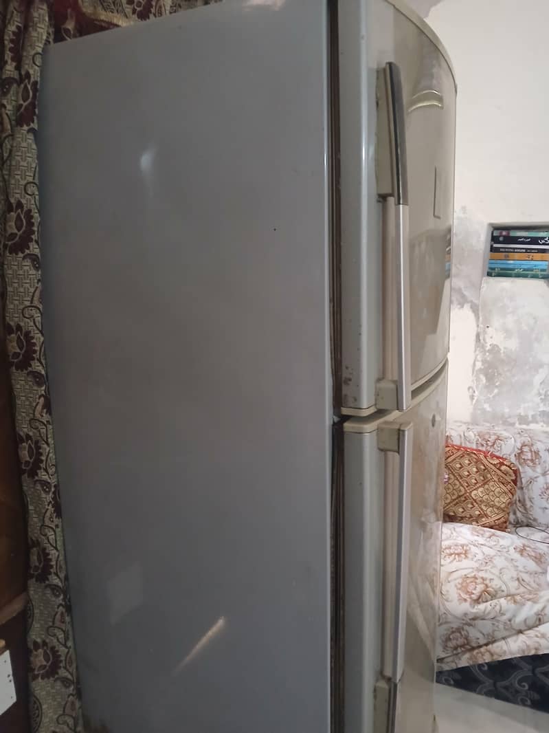 DawLance Fridge 3