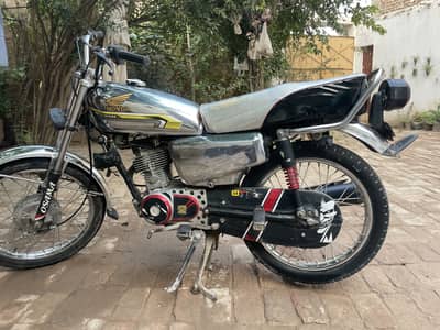 125 model 2019