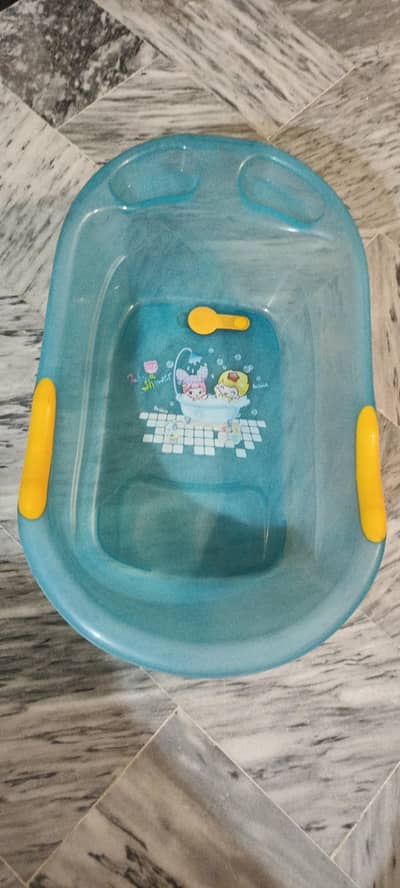 Baby bath tub