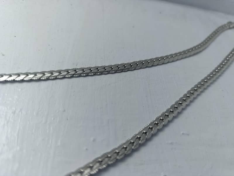 Chains 6