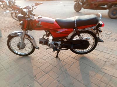 HONDA CD 70 2016 model