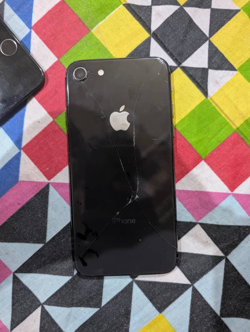 Apple iPhone 8 4
