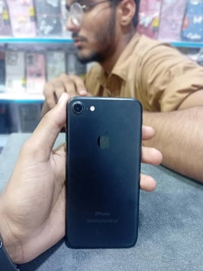 Apple iPhone 7