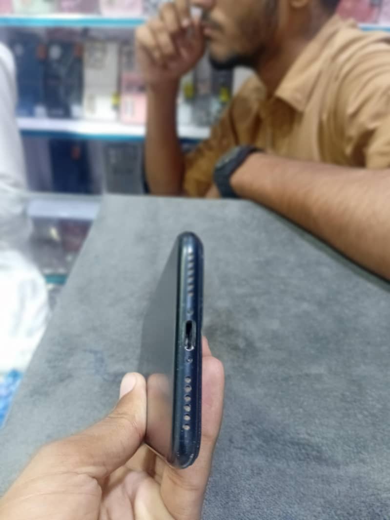 Apple iPhone 7 2