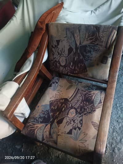 4 Wooden Armchairs – Used Condition – Set of 4