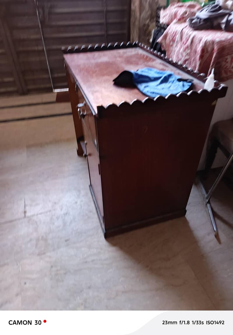 computer table 9