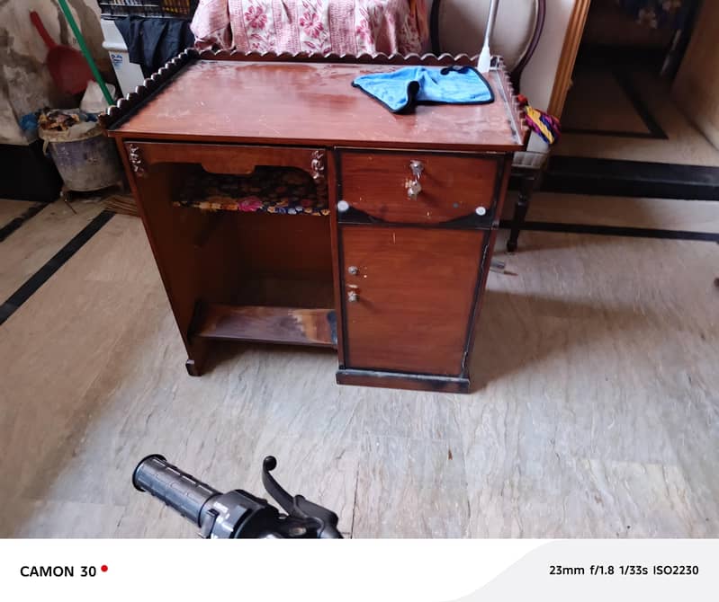 computer table 12