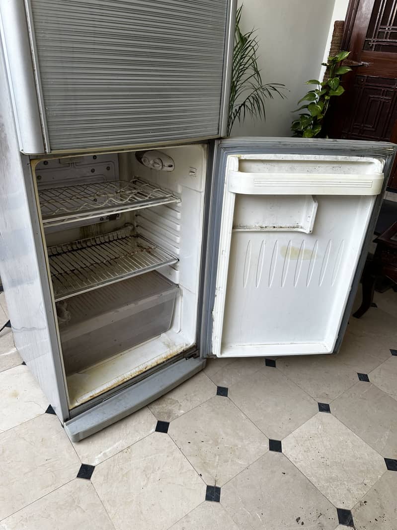 Orient fridge 3