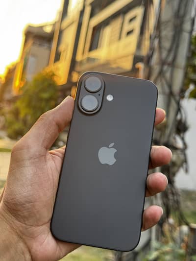 Apple iPhone 16