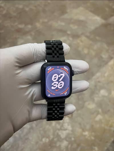 Apple Watch SE 44mm, GPS — Just Like Brand New–Mint Condition.