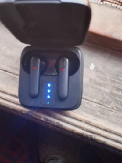 no fault okbix nahi h charger b nahi h