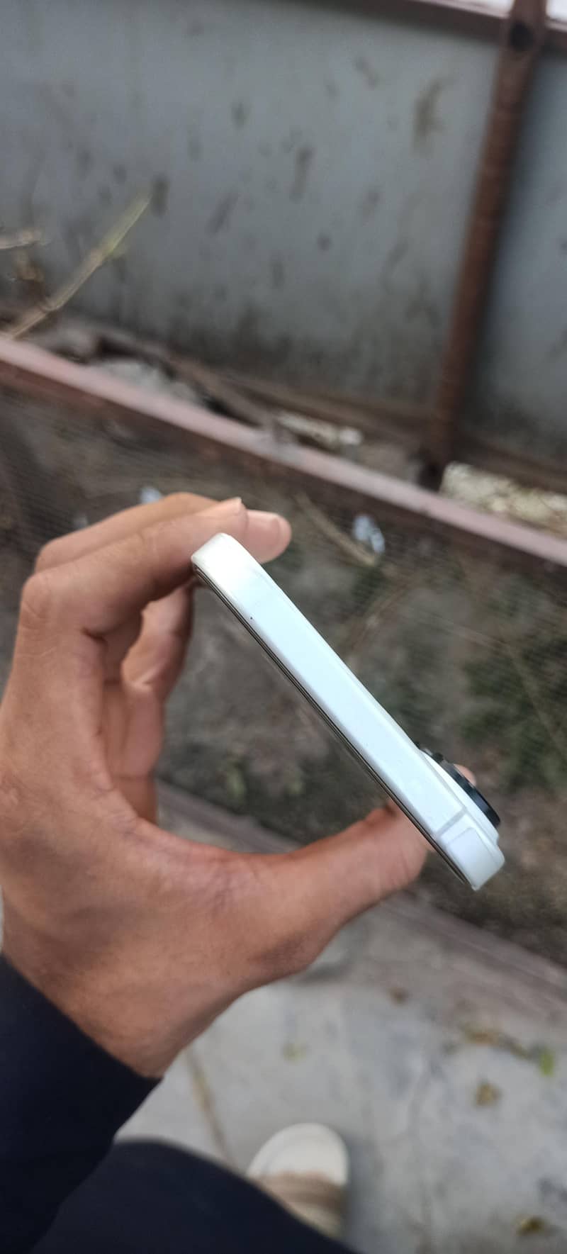 Apple iPhone 16 Plus 3