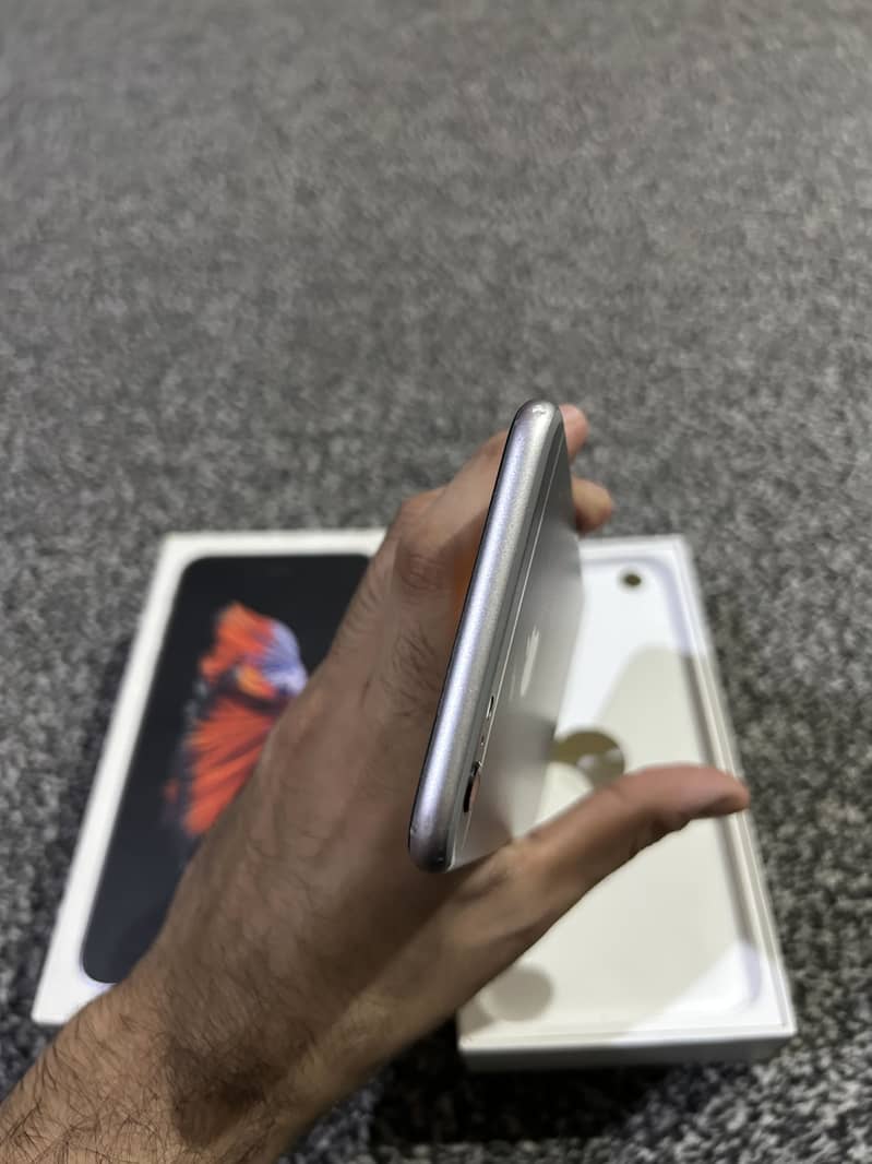 iPhone 6S Plus 3