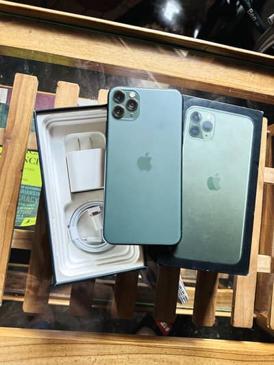 iPhone 11 Pro max (256gb)urgent Sale. 03/09/10/18/123