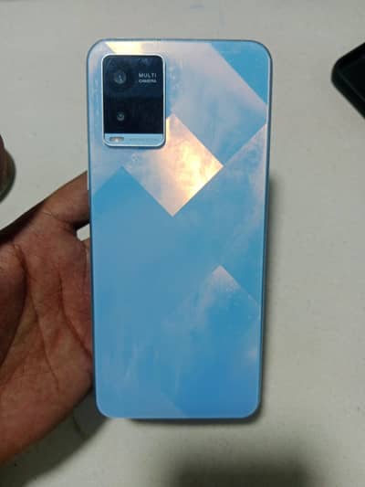 vivo y 21t h with box charger nahi h body change h