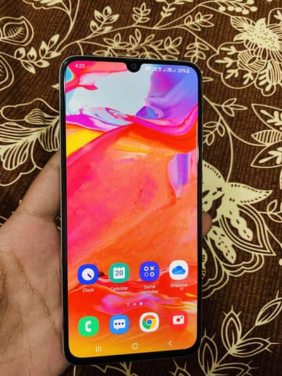 Samsung Mobile A70