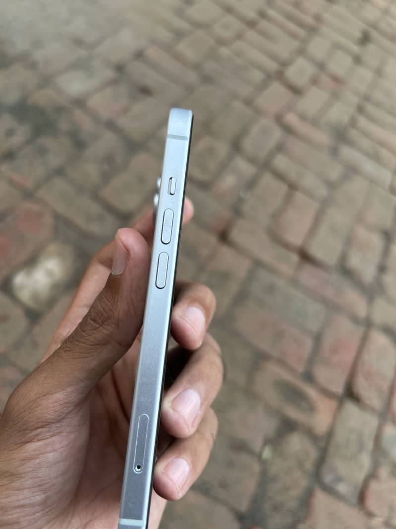 Apple iPhone 15 3