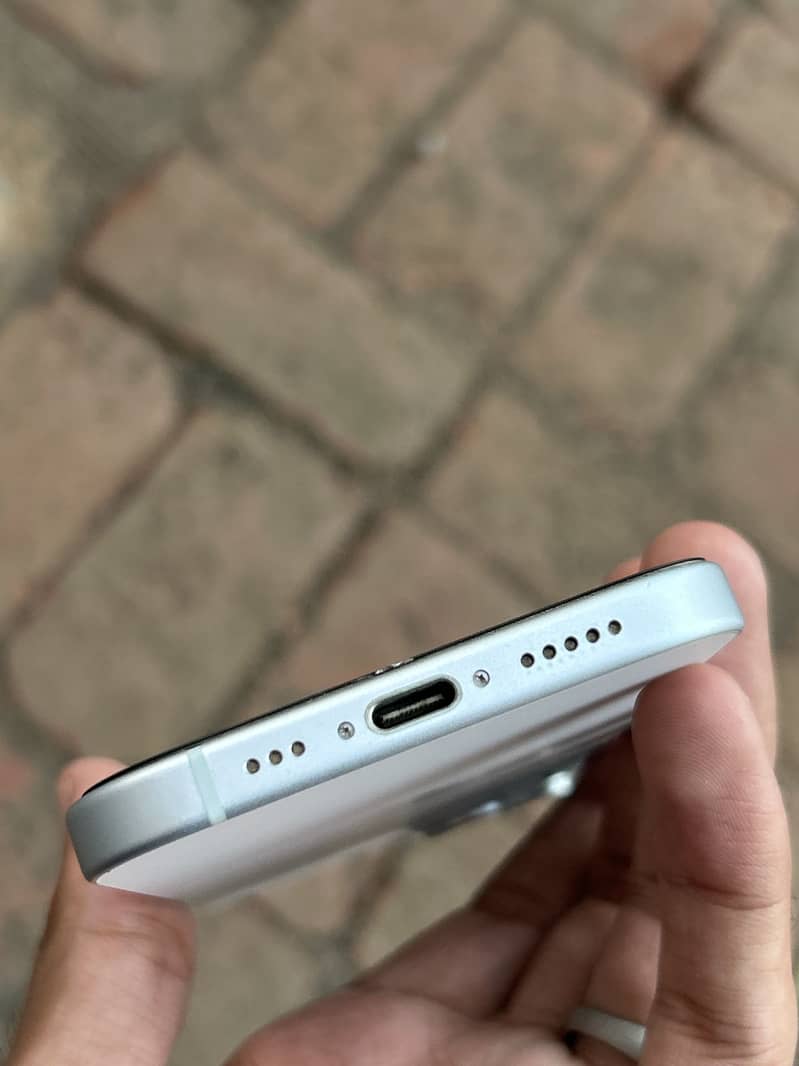 Apple iPhone 15 6
