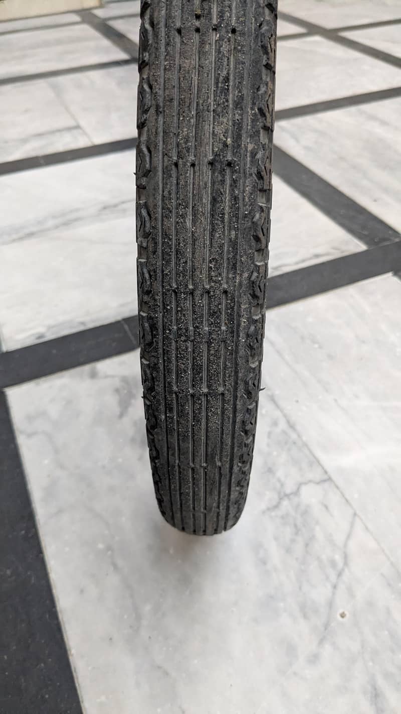 CD 70 front tyre 0