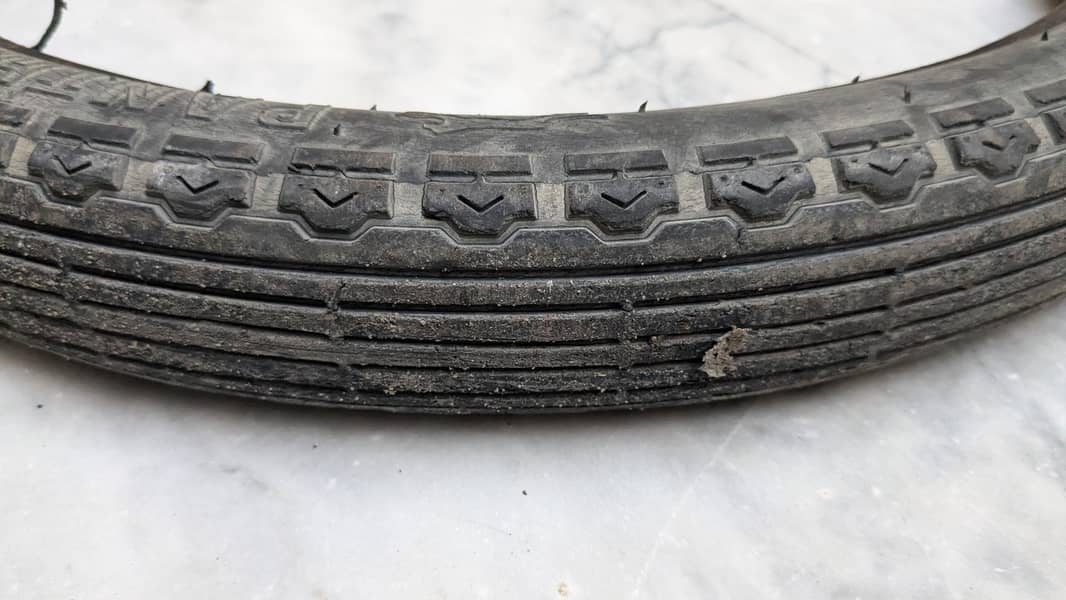 CD 70 front tyre 1