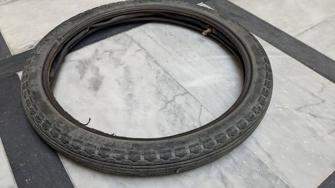 CD 70 front tyre 2