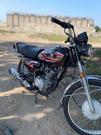 BLACK HONDA CG 125