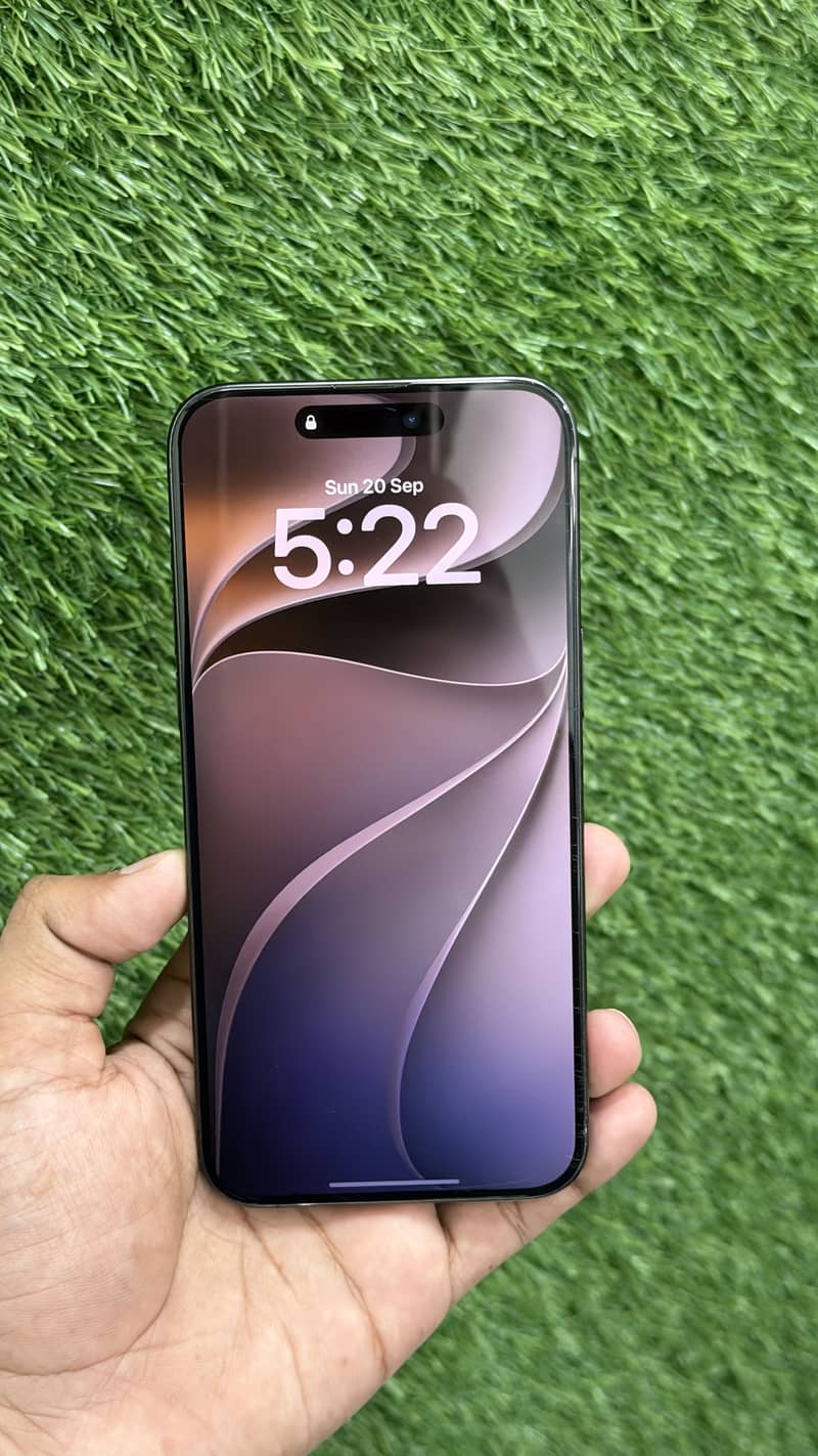 Apple iPhone 15 Pro Max 0