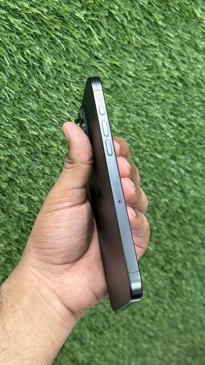 Apple iPhone 15 Pro Max 1