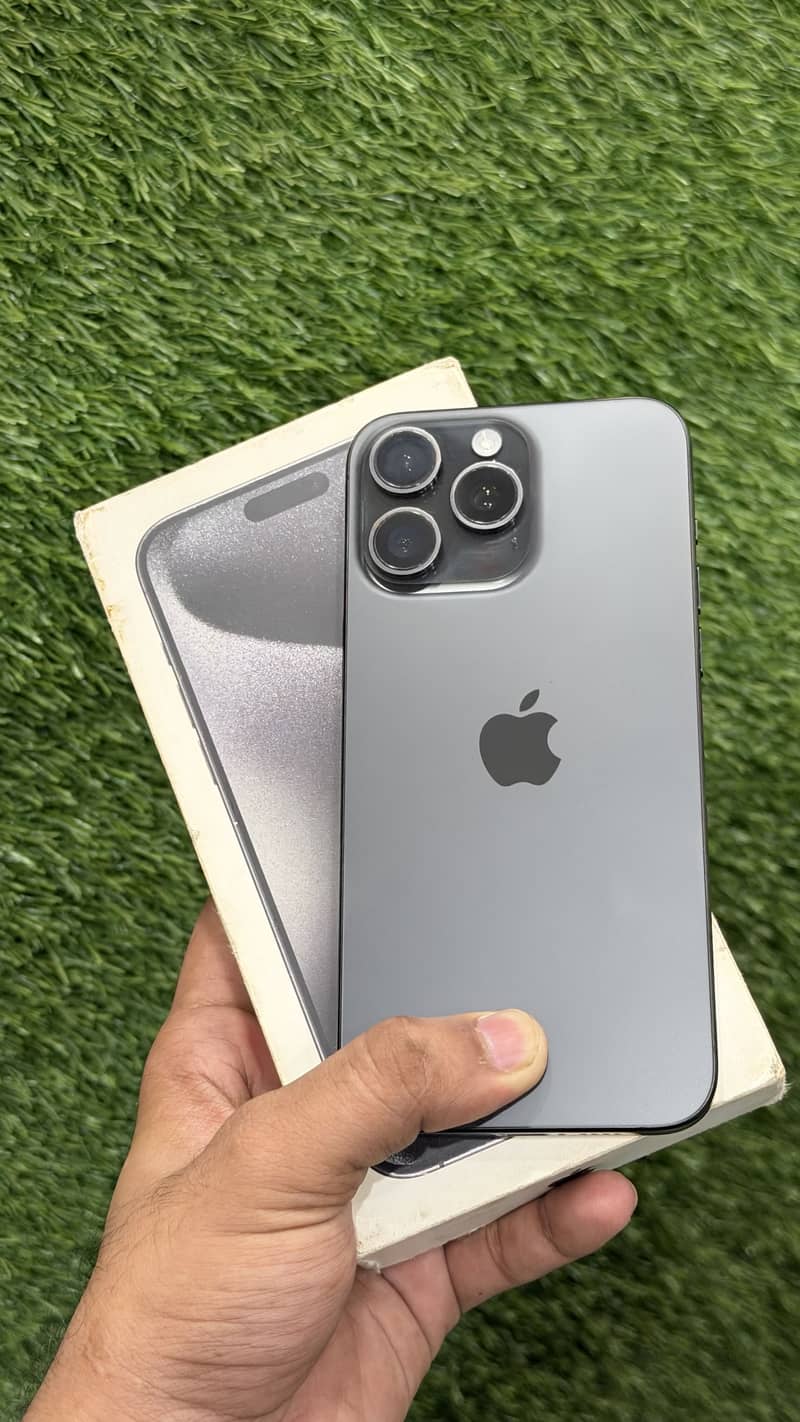 Apple iPhone 15 Pro Max 4