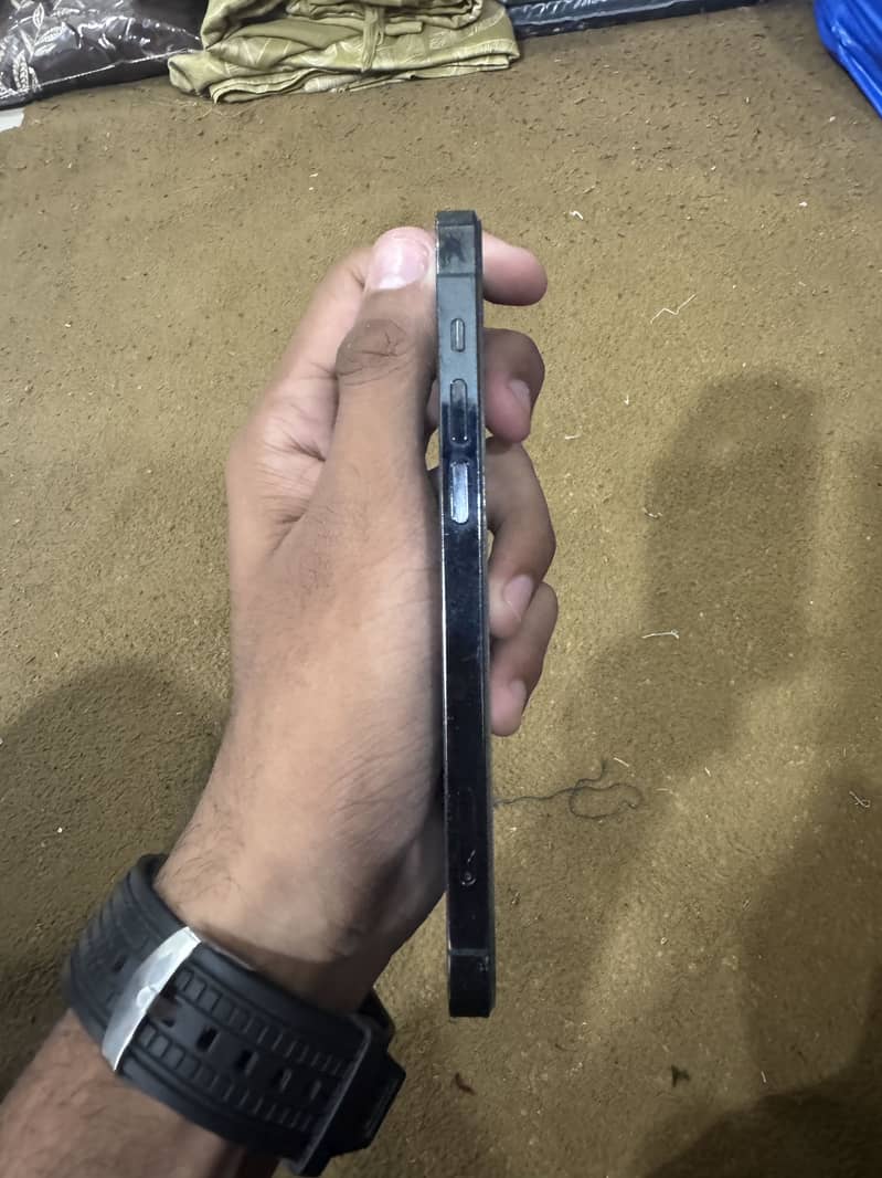 Apple iPhone 12 Pro 3