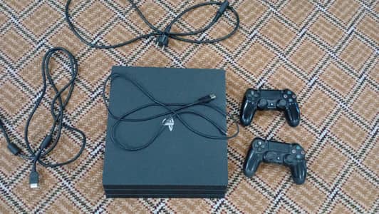 PS4 Pro 1TB Jailbreak 9.00 | 2 Controllers | Excellent Condition