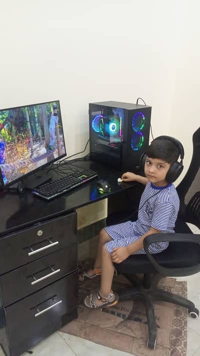 Led and desktop