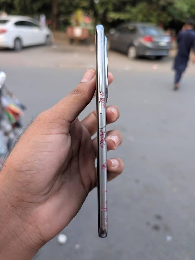 Tecno Spark 40 pro plus 0