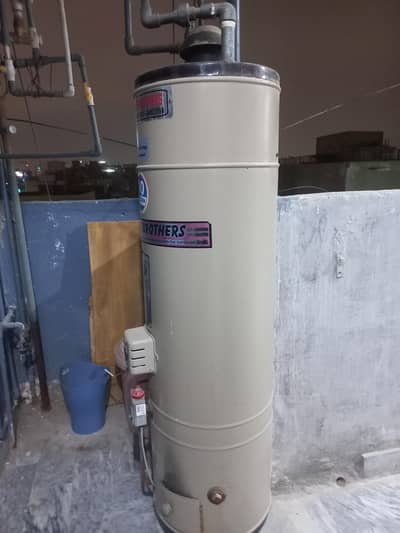 Geyser - 30 Gallon (Gas + Electric)