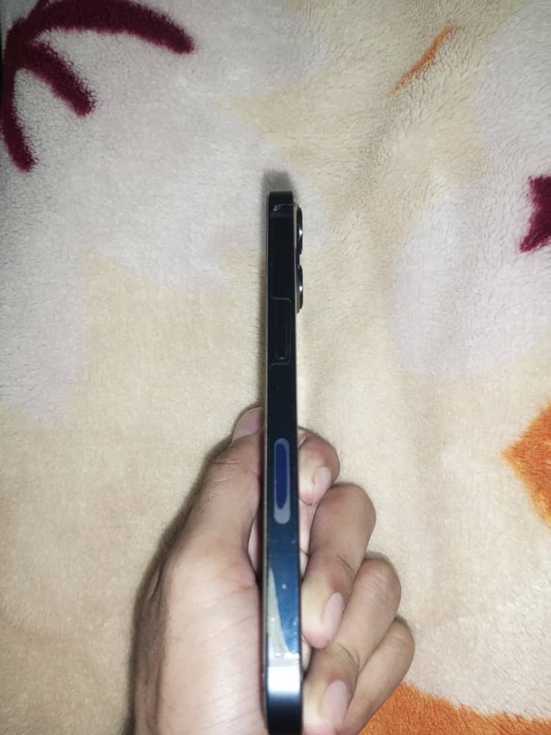 Apple iPhone 13 3