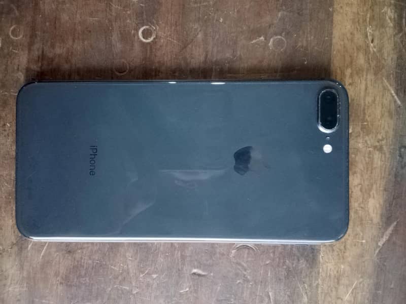 Apple iPhone 8 Plus 1