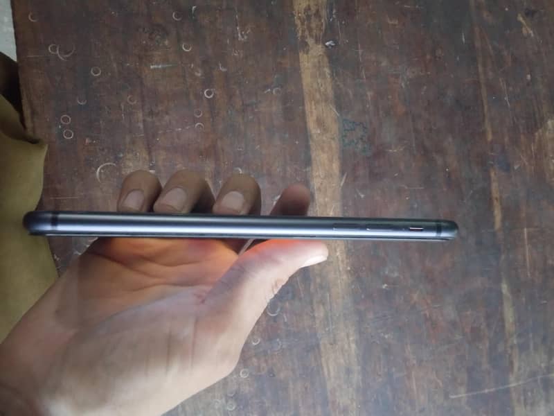 Apple iPhone 8 Plus 2
