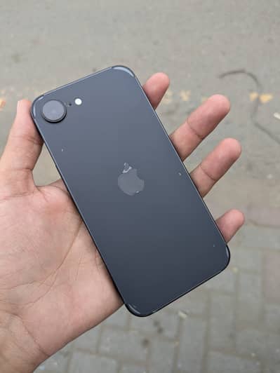 Apple iPhone 16e