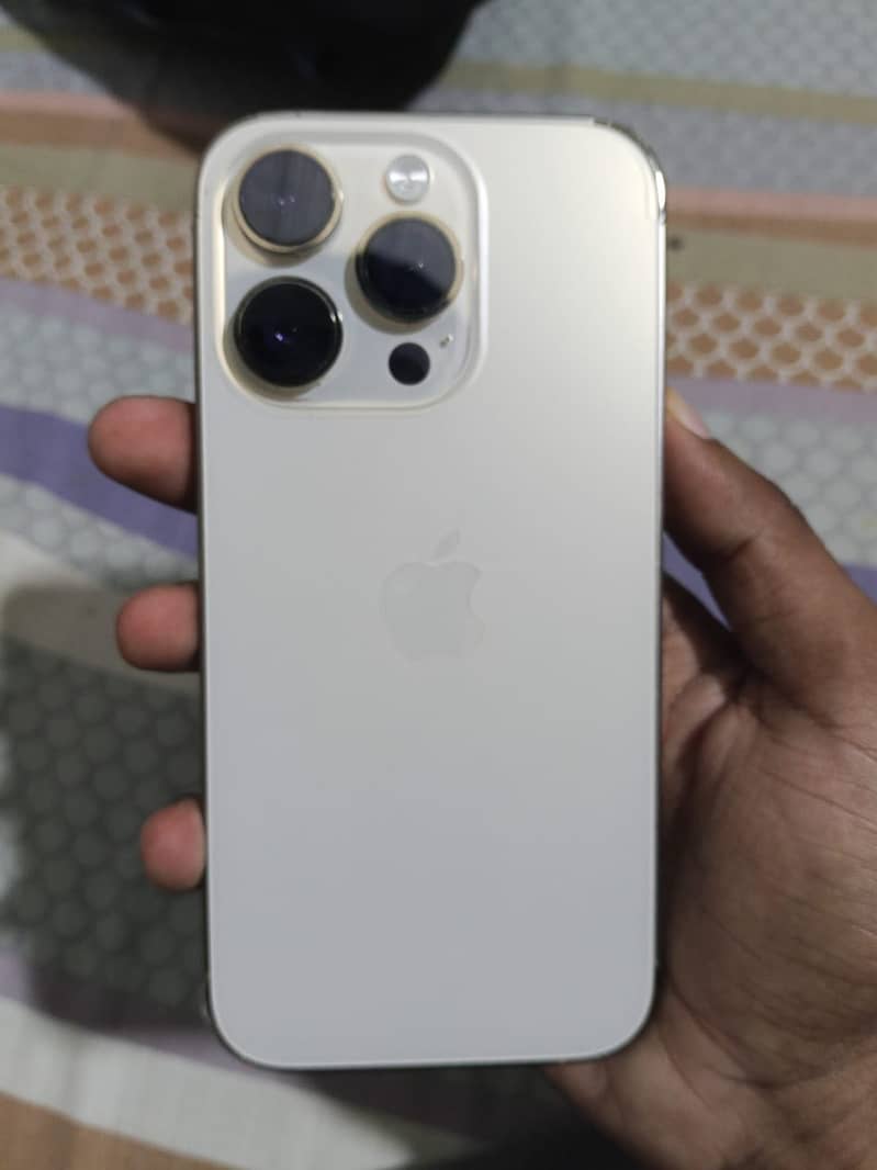 Apple iPhone 14 Pro 0