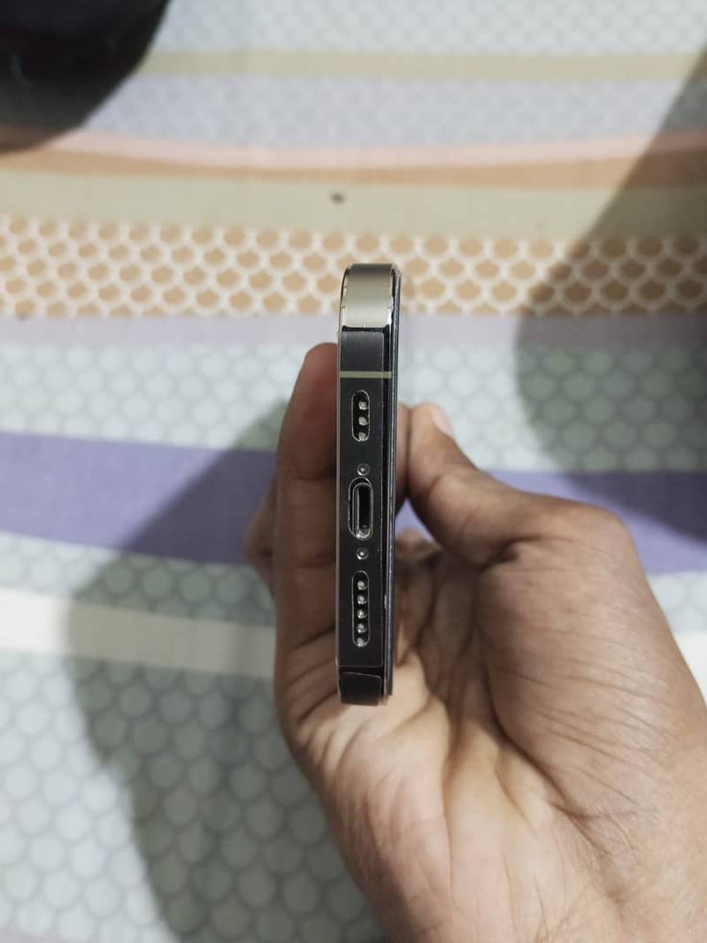 Apple iPhone 14 Pro 1