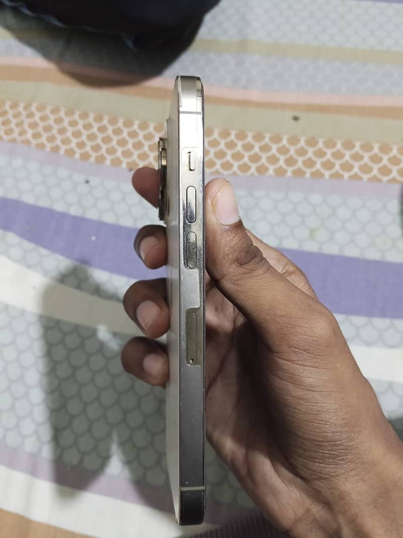 Apple iPhone 14 Pro 3