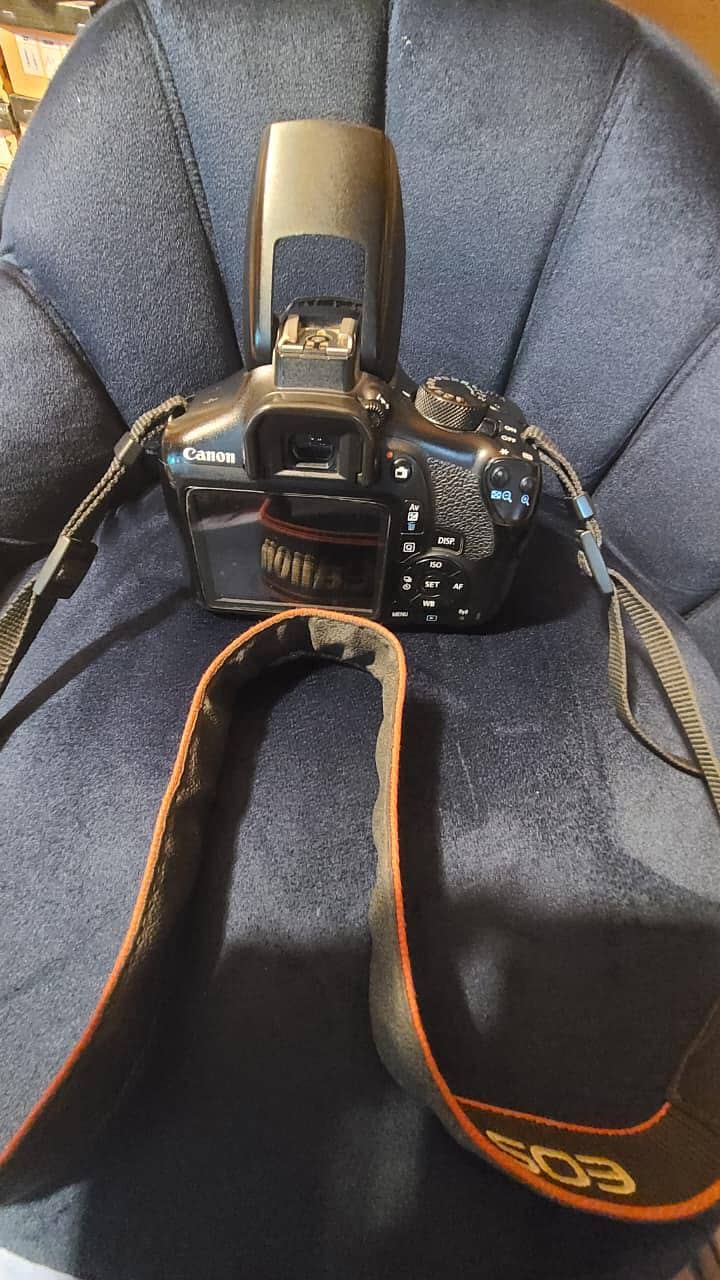 Canon EOS 1300D 2