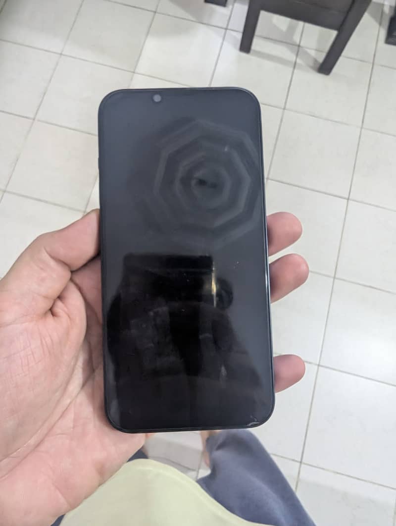 Apple iPhone 13 5