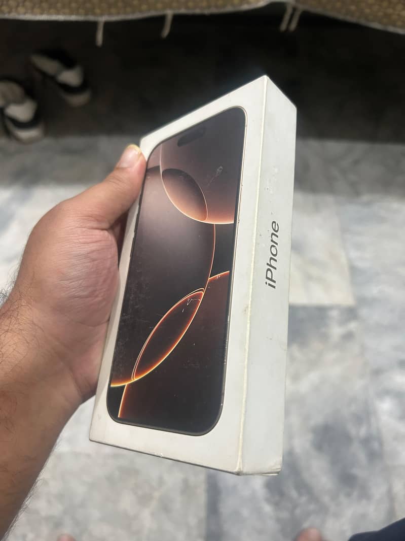 Apple iPhone 16 Pro 3