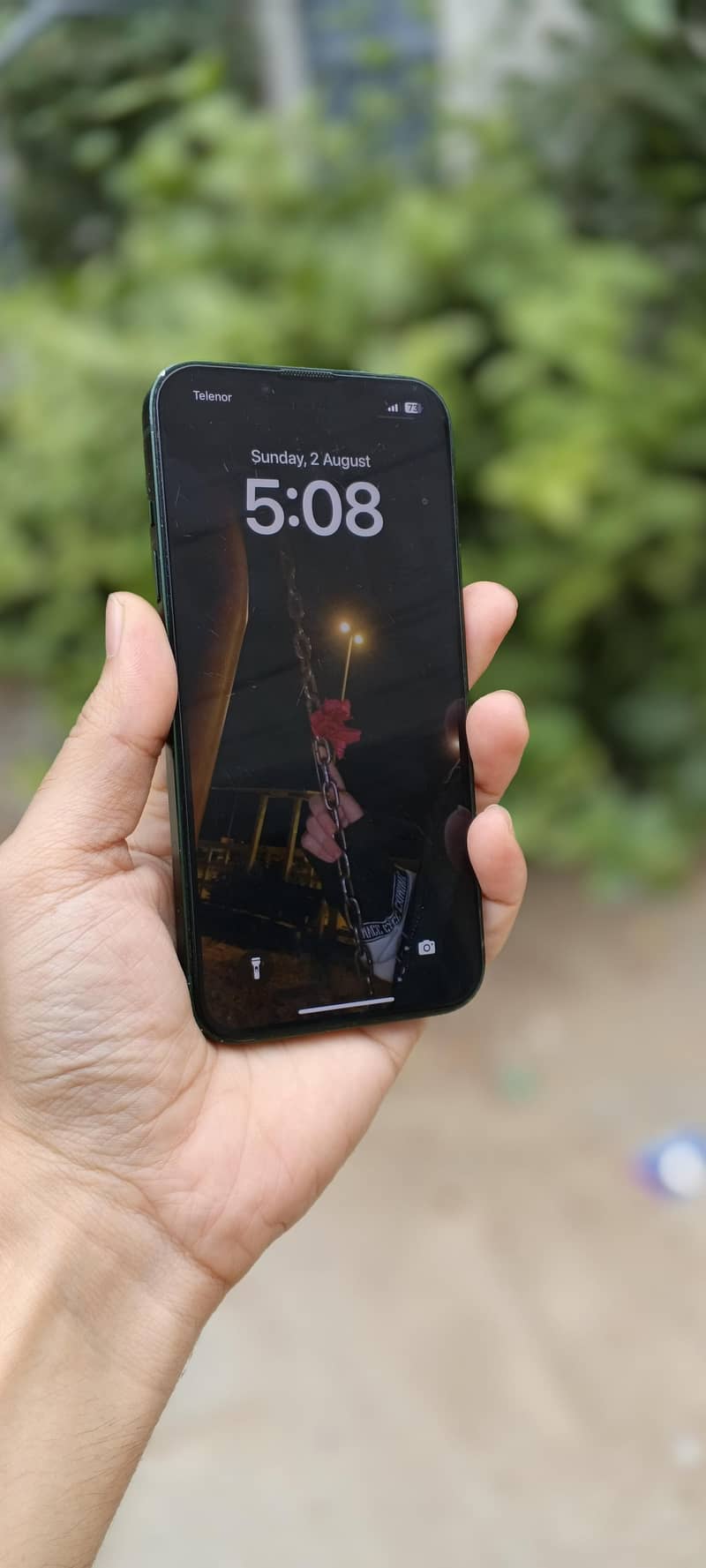 Apple iPhone 13 4