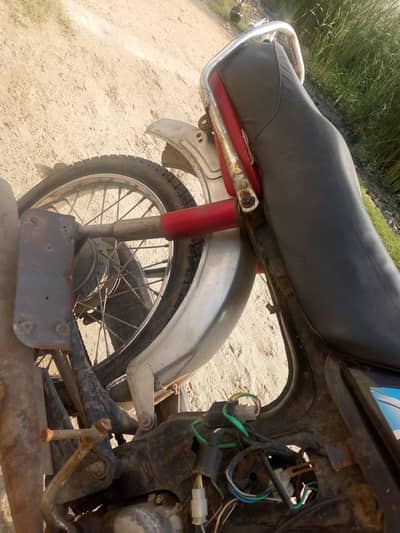 Honda 70cc 2011 model for sale engine new krwaya hai rim tyre new hai