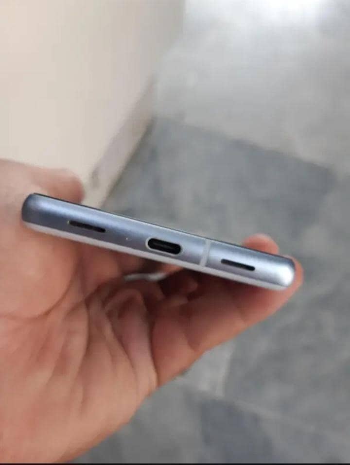 Google Pixel 7a 4