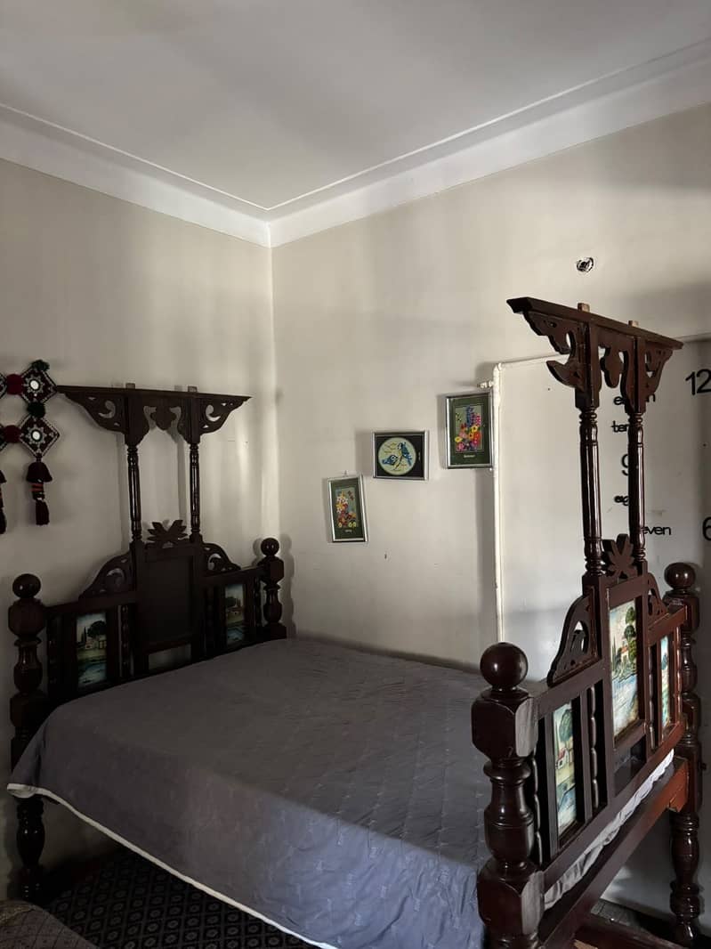 King size Bed 7
